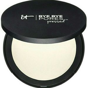 New boxed It Bye Bye Pores Poreless Powder!